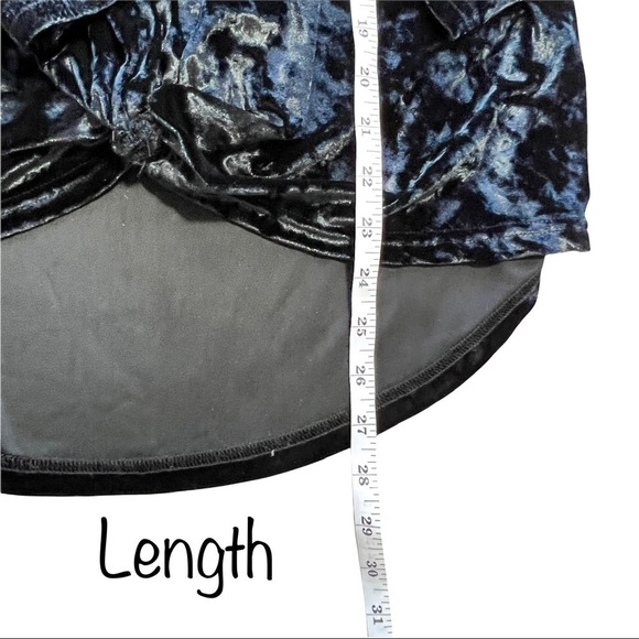 Altar’d State Crushed Velvet Soft Front Knot Long Sleeve Shirt Size Medium - Picture 12 of 14